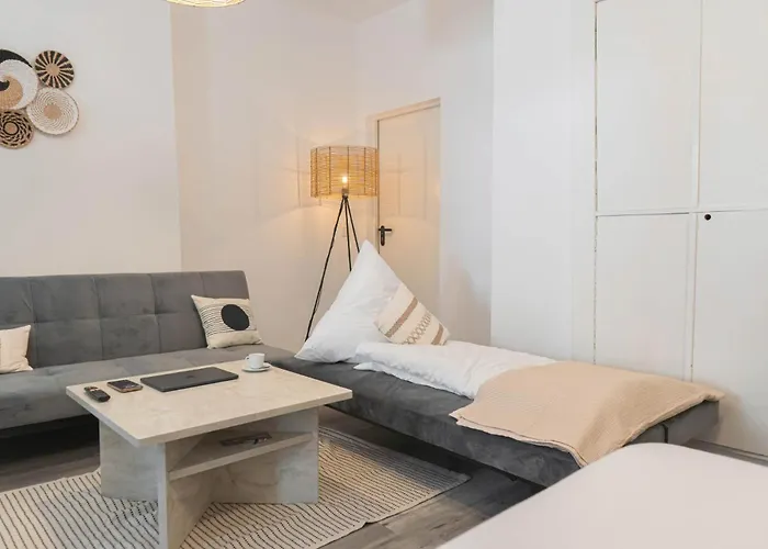 Stilvoll & Nah An Koeln - Messe 勒沃库森